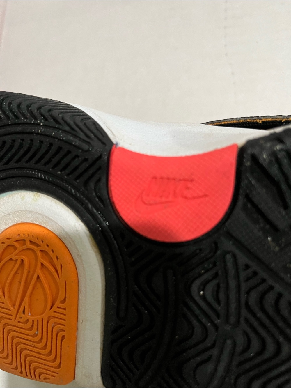 Nike Boys Stylish Team Hustle D 11 Sneakers in Pink/Orange/Black/White SIZE 7Y - Picture 12 of 12